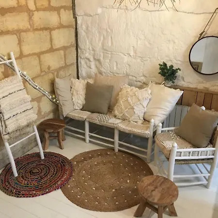 Appartement Mirmont Greek Style *