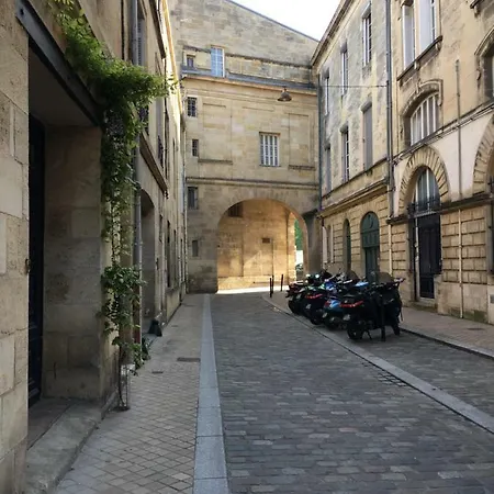 Mirmont Greek Style * Bordeaux